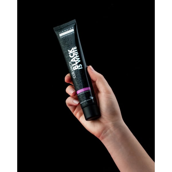 pasta-de-dentes-black-is-white-90-ml-2.jpg