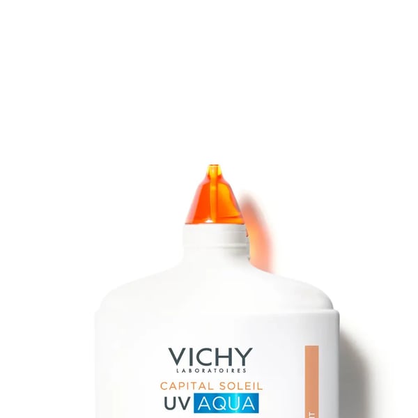 vichy-capital-soleil-uv-aqua-fluido-com-cor-light-spf50-50ml-tom-claro-uniformiza-e-hidrata-2.webp